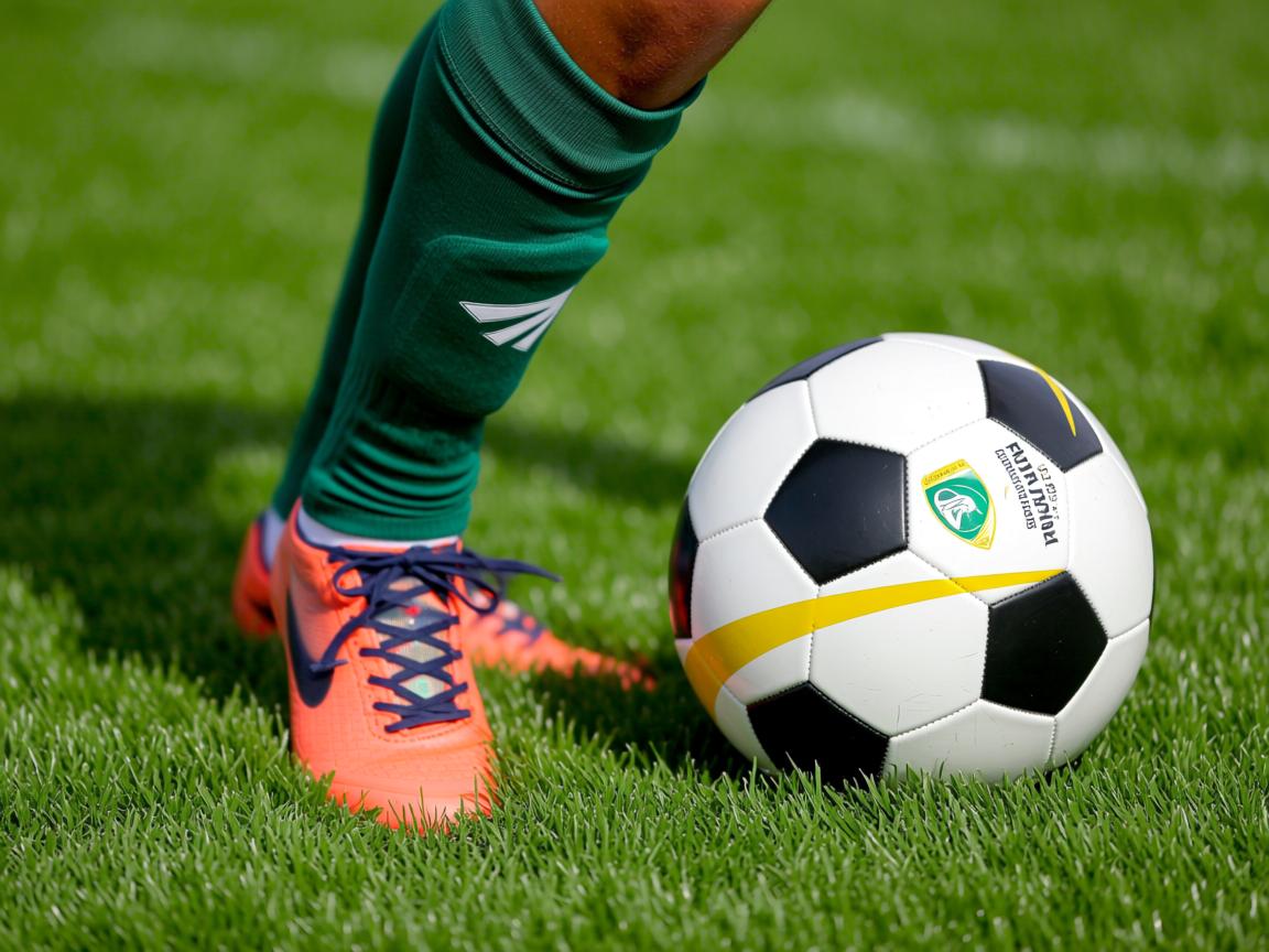 开云体育入口-基层足球场地资源紧张,足球场地设施不足 第2张